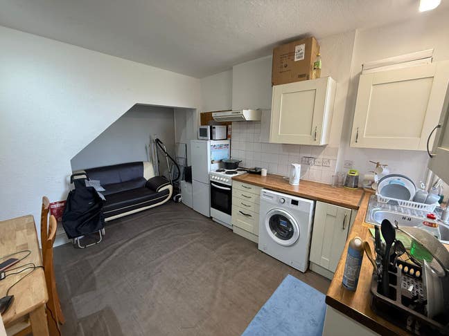 Room to Rent in Ealing for £850 PCM Main Photo