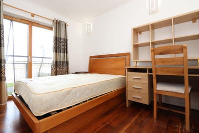 Luxury room in Greenwich with Balcony Main Photo