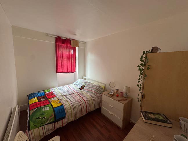Short Prom Double Rooms Available in E1 - Be Fast  Main Photo