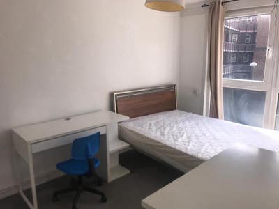 Student Flatshare | &pound;800 Single Room opposite QMUL Main Photo