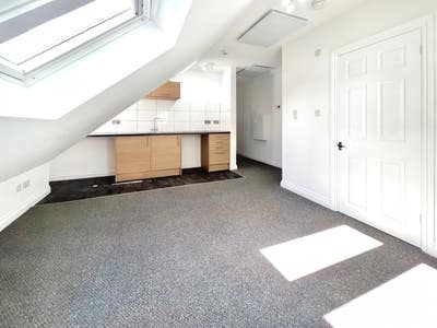 Modern 🏡 STUDIO – Avonmouth 🚆 nr Train Station Main Photo