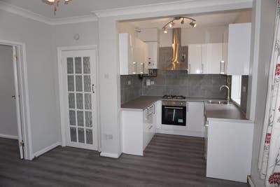 Refurbished 3 bedroom house, in East Tilbury RM18 Main Photo