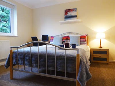 Lovely Ensuite Room in Great Sociable House Main Photo