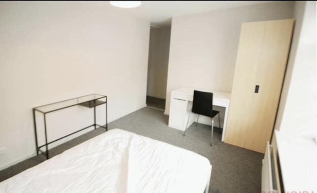 Furnished Double Rooms Available  Main Photo