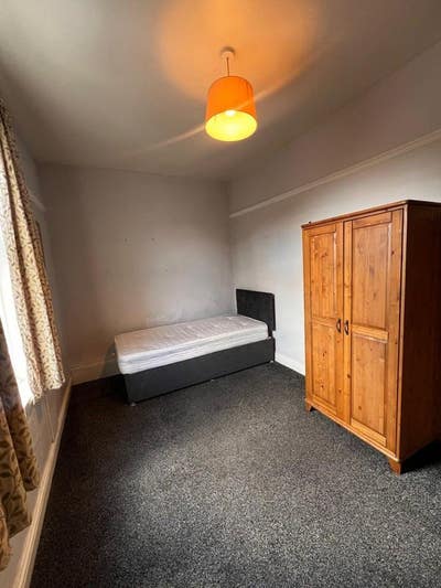 1 Single and 1 Double room available in Barnsley   Main Photo