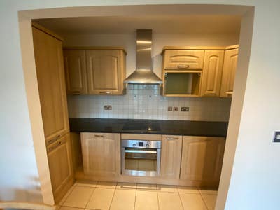 Modern 2-Bed, 2-Bath Apartment in Centr Woolwich  Main Photo