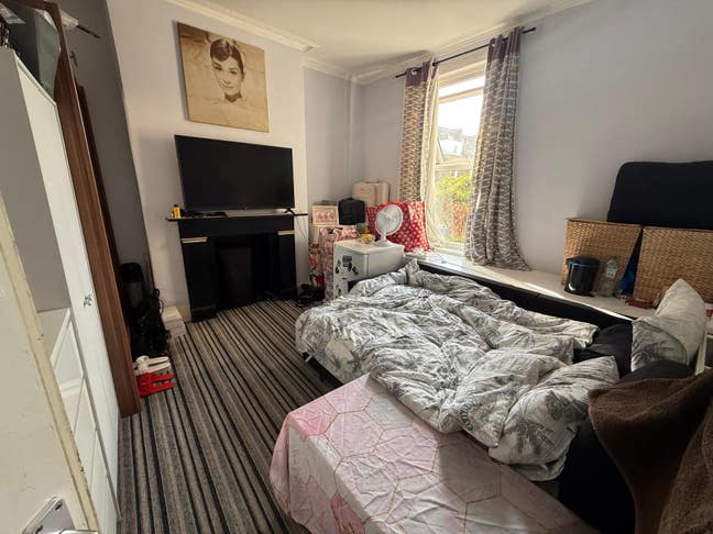 Fantastic Double Room - 5 Minute Walk to Tube Main Photo