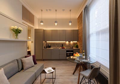 🏠Bills Included, Top Location-Flexible Term Stays Main Photo