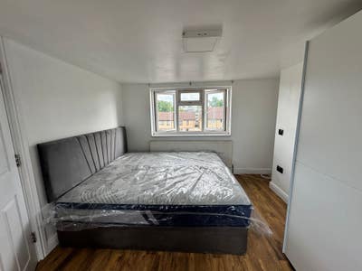 Spacious Studio flat Available For Single Person Main Photo