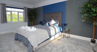 Large Double bedroom - Modern home Main Photo
