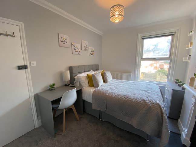  Very Clean - High Standard - Victoria Rd Main Photo