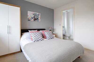 En-Suite Double Room, Near Bentley & the Hospital Main Photo