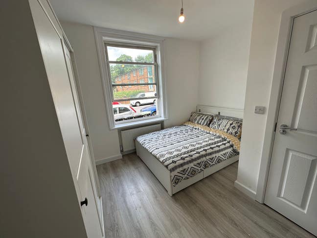 1 Lovely room in NEW CROSS now !!! Main Photo