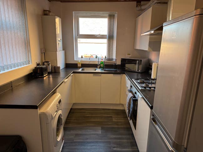 4 bedroom house for a group of 4 People’s  Main Photo