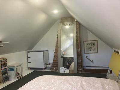 Room available for female professional  Main Photo