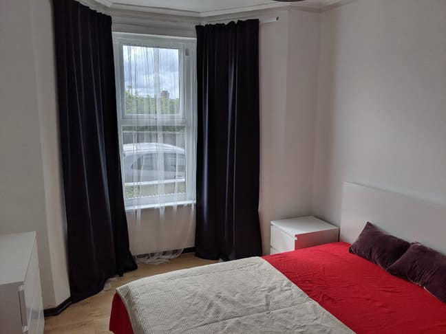 Spacious double room close to medway hospital Main Photo