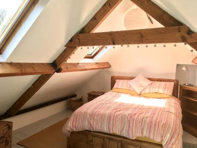 Double and  Single Room, Horsley, GL6 Main Photo