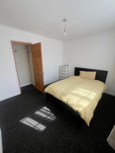 Spacious 3 bedroom house located near City Centre  Main Photo