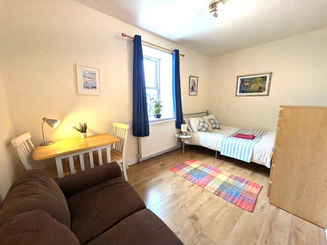 Stunning ensuite double rooms nr town centre Main Photo