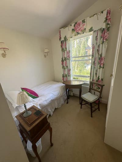 Beautiful single room in Parsons Green. Main Photo