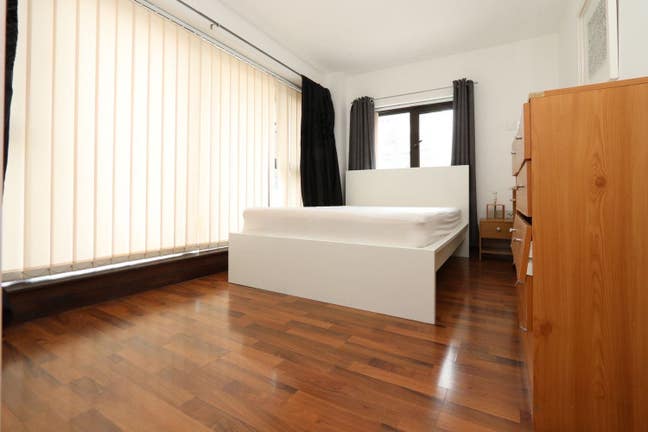 Spacious Double Room in Canary Wharf – No Deposit Main Photo