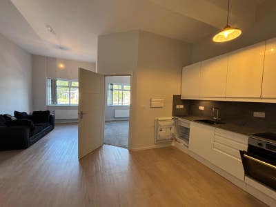 Stunning Open Plan Apartment B17 Available Now Main Photo