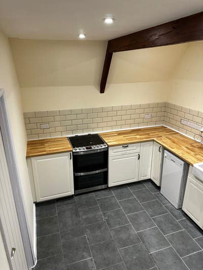Flat in Old Victorian Coach House on Small Farm Main Photo