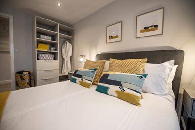 Modern 1-Bed Apartment Available In WV1 Main Photo