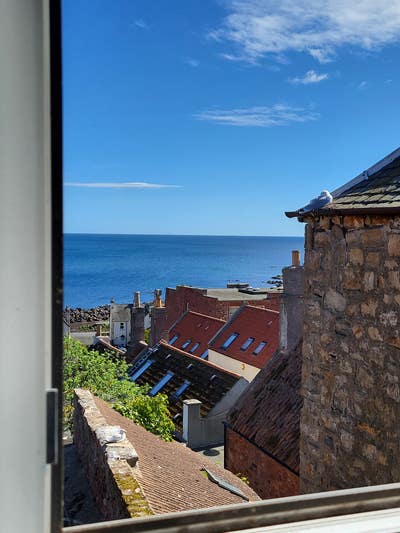 Double room to rent in sea-view flat  Main Photo