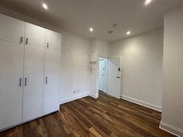 Looking for two female renters for two flats :) Main Photo