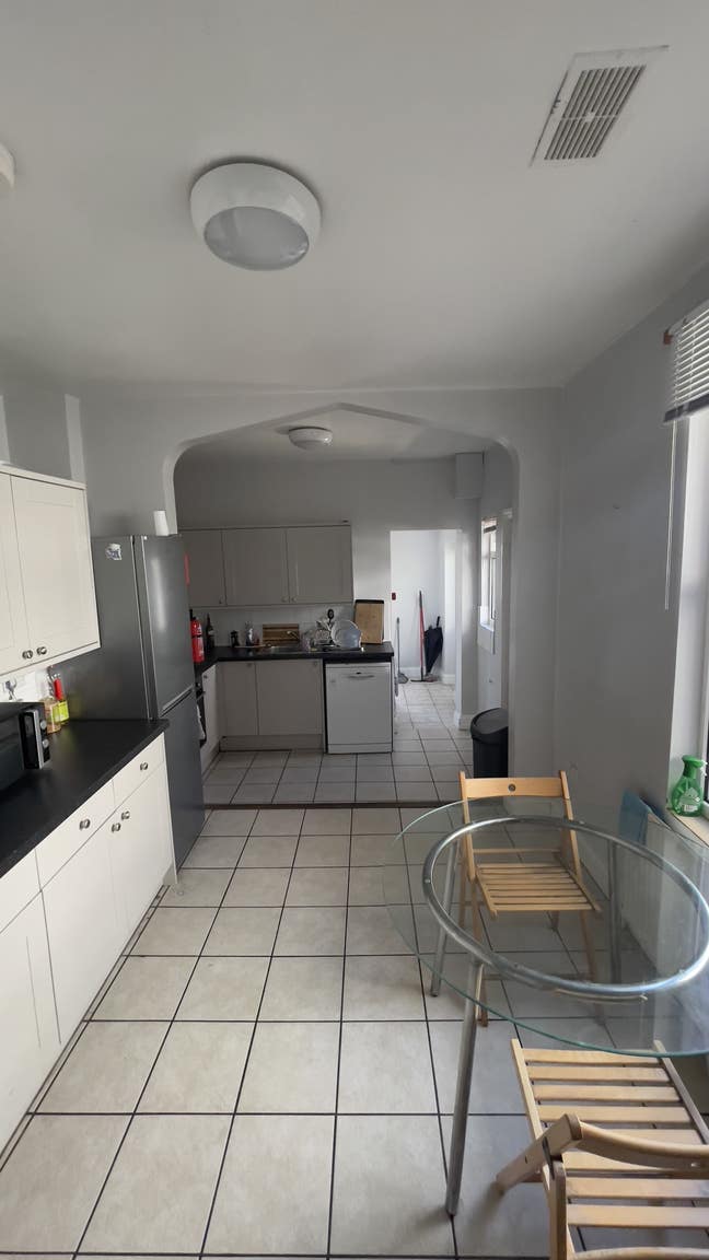 Double room for Rent GL51 Main Photo