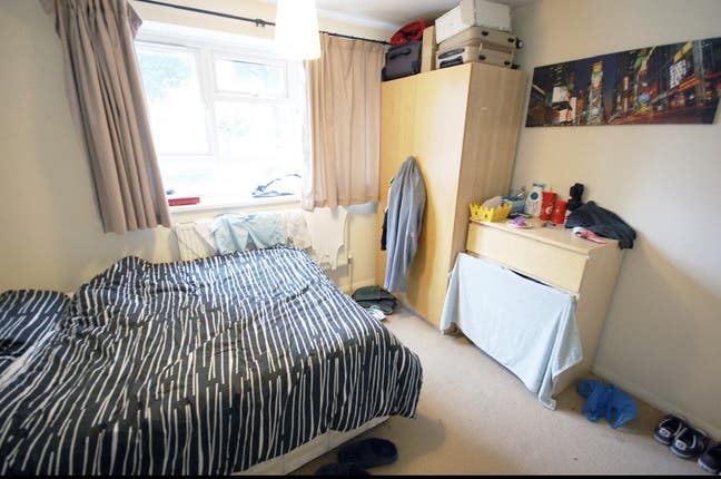 Double Bedroom in Southfields Main Photo