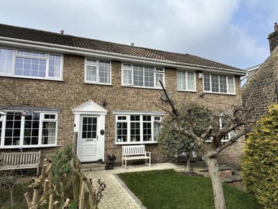 Lovely 3 bed cottage in Menston Main Photo