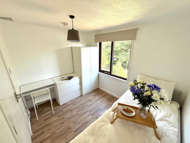Outstanding Rooms available in Donnington Area Main Photo