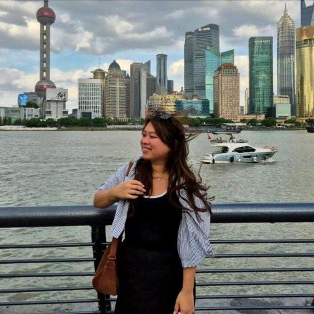 Looking for long term double room!  Main Photo