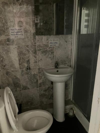6 bed room flat 15 mint walk to Becontree station Main Photo
