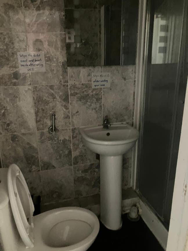 6 bed room flat 15 mint walk to Becontree station Main Photo