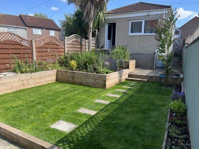 Double room in decent size house w. Garden &Garage Main Photo