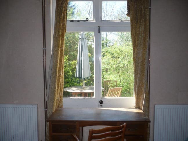 SHORT STAY: large room available Headington Shops Main Photo
