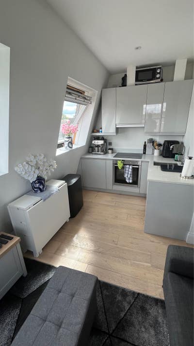 Amazing modern 1 bed flat Main Photo