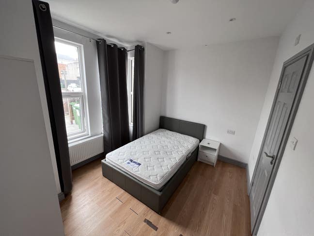 En-Suite Bedroom inc Bills Single Occupancy Main Photo