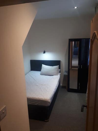Spacious room to rent in Droylsden, M43 Main Photo