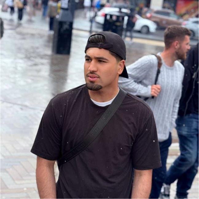 Professional Male seeks a single or double room Main Photo