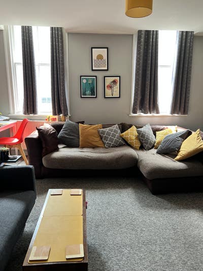 1-bed flat 2-min walk from beach until July 25 Main Photo