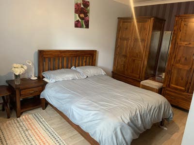 A room for a Female preferred Main Photo