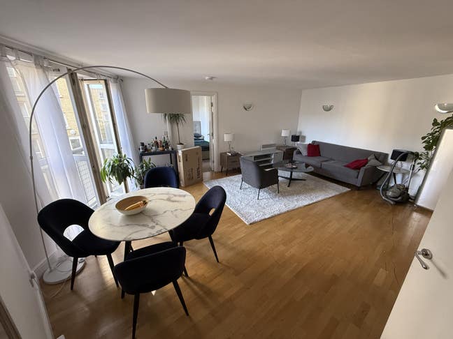 Spacious Bedroom with Ensuite, Aldgate East Main Photo