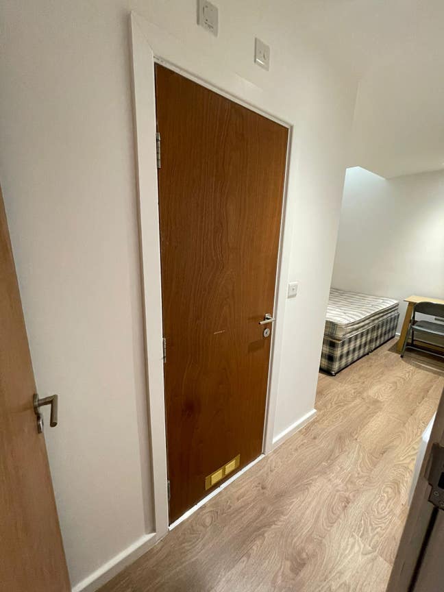 🏡LE1 Ensuite - All Bills Inc - No Deposit🏡 Main Photo