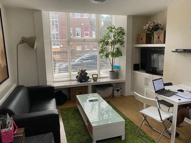 3 Bed Flat, Geneva Road, L6 Main Photo