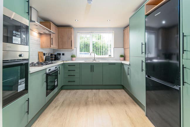 🌟 Brand New 6-Bedroom Professional House Share Main Photo