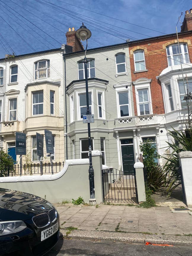 1 Bedroom Newly Refurbished Apartment.  Main Photo